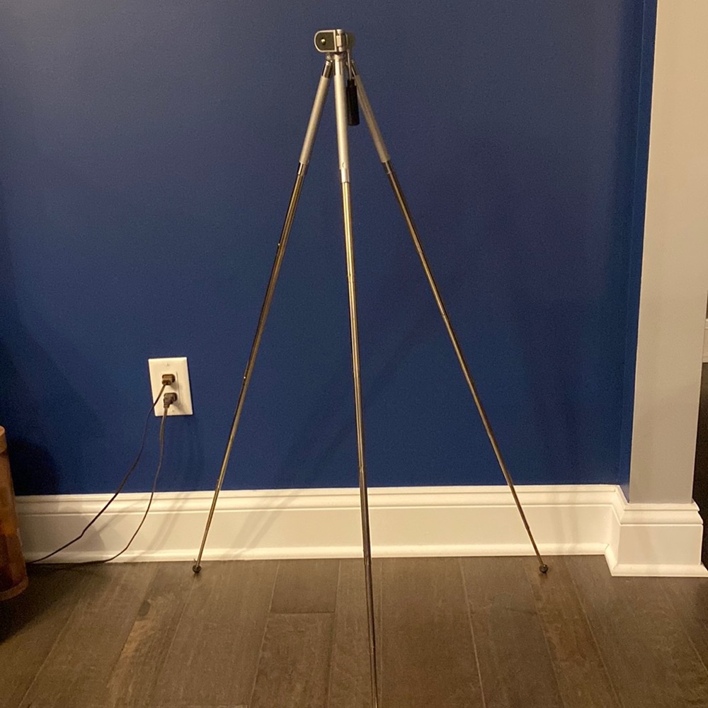 Foldable/packable tripod - Picture 1 of 7